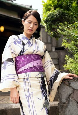 Miho Tsuno Yukata und nackte Haut (121P)