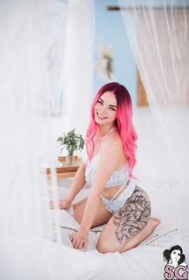 (Suicide Girls) Sonya_vibe – Zuckerwatte