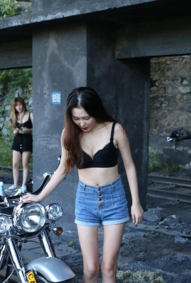 Privates Outdoor-Shooting der chinesischen Models Qianliu und Gu Ling (1) (100P)