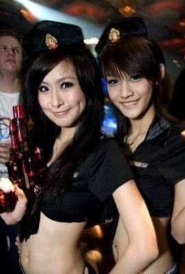 Heiße Nachtclub-Schönheiten aus Taipeh sind unvorstellbar sexy und kokett. (9P)