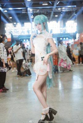 Hatsune Miku Shaohua @小娜比Nabby (Foto: @大夫_Photography) (Firefly Animation Game Carnival) (8P)