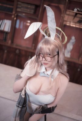 Ah Ban ist heute sehr glücklich – Blue Archives Kaisa Bunny Girl