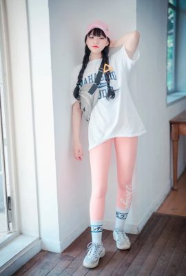 DJAWA Foto – Jeong Jenny „Loose and Tight Pink“ (159P)