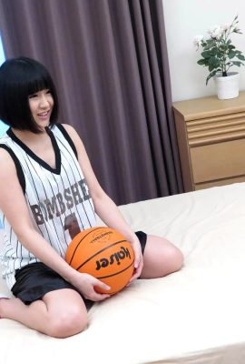 (Koizumi Koizumi) nahm die Managerin des Basketballteams mit nach Hause und fickte sie hart (42P)